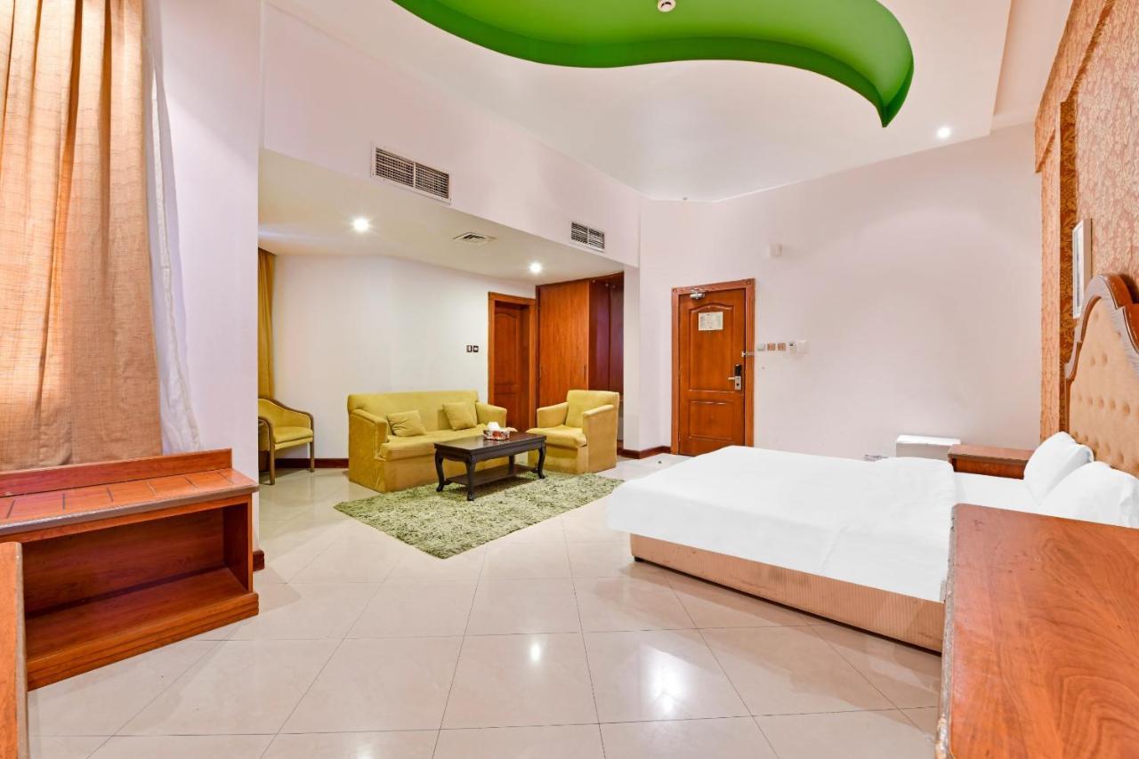 OYO 118 Revira Hotel Manama Exterior foto